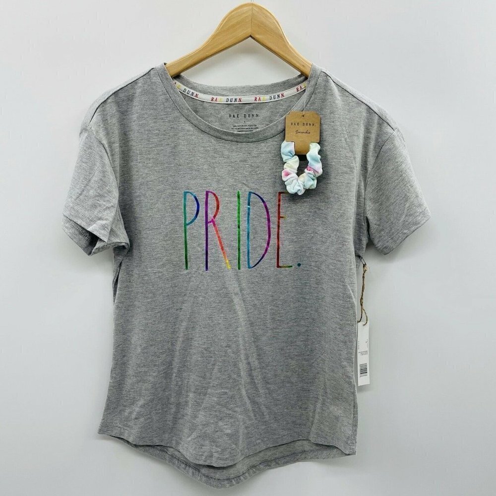 Rae Dunn Small Short Sleeve‎ Tshirt "Pride" 529